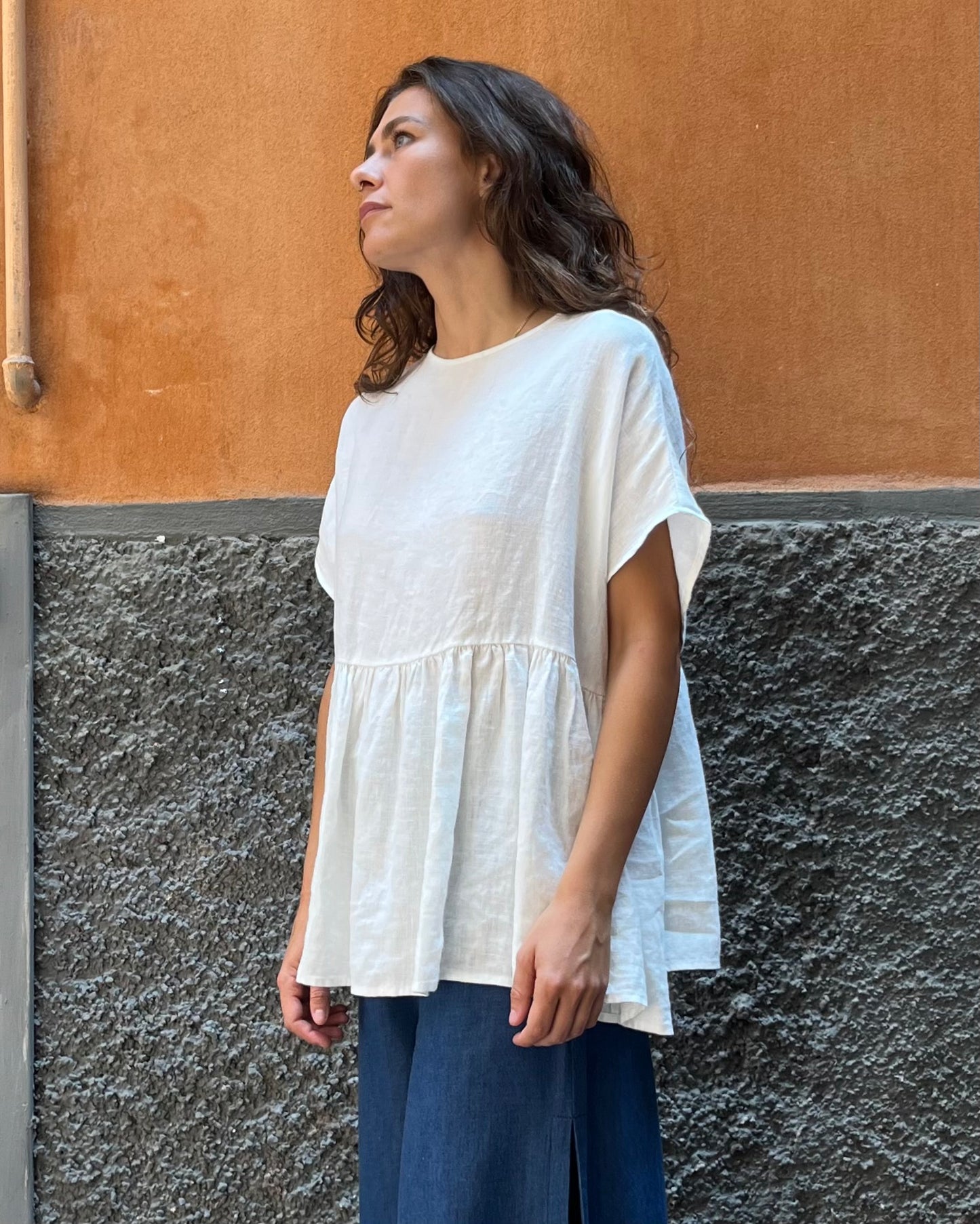 Top con balza lino bianco