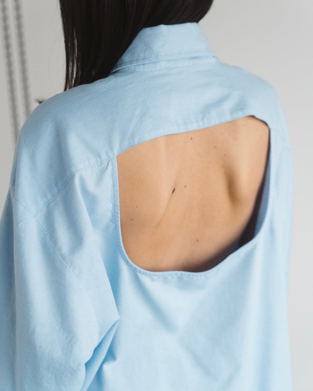 Camicia con apertura sulla schiena