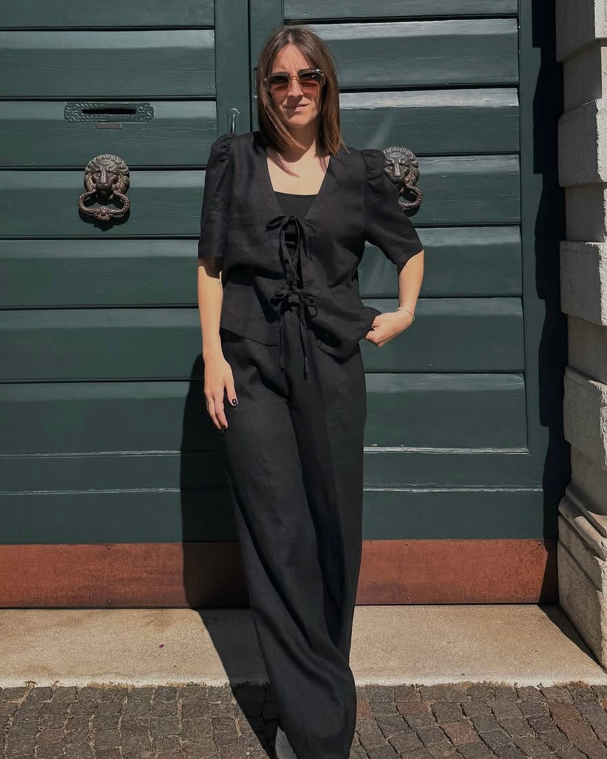 Camicia con fiocchi in lino nero