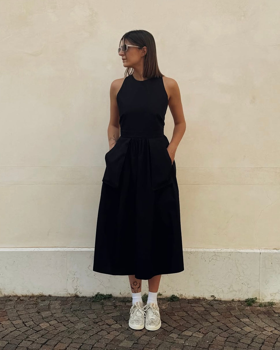 Vestito lacci e tasconi nero