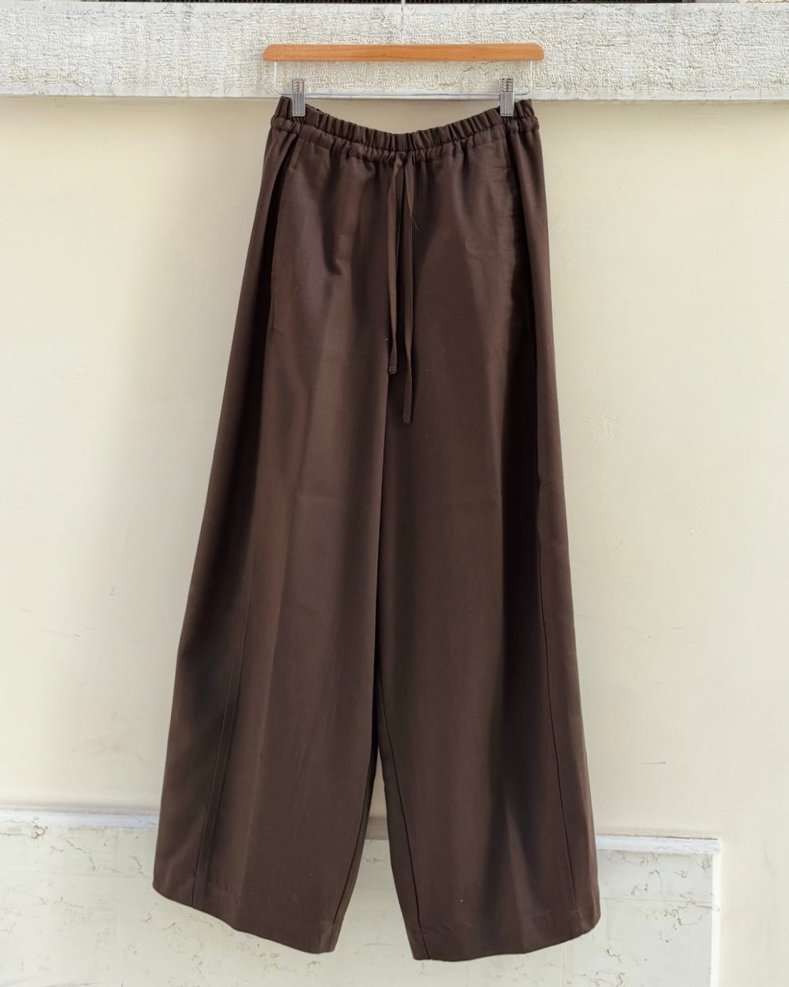 Pantaloni Dojo barrel-leg marroni