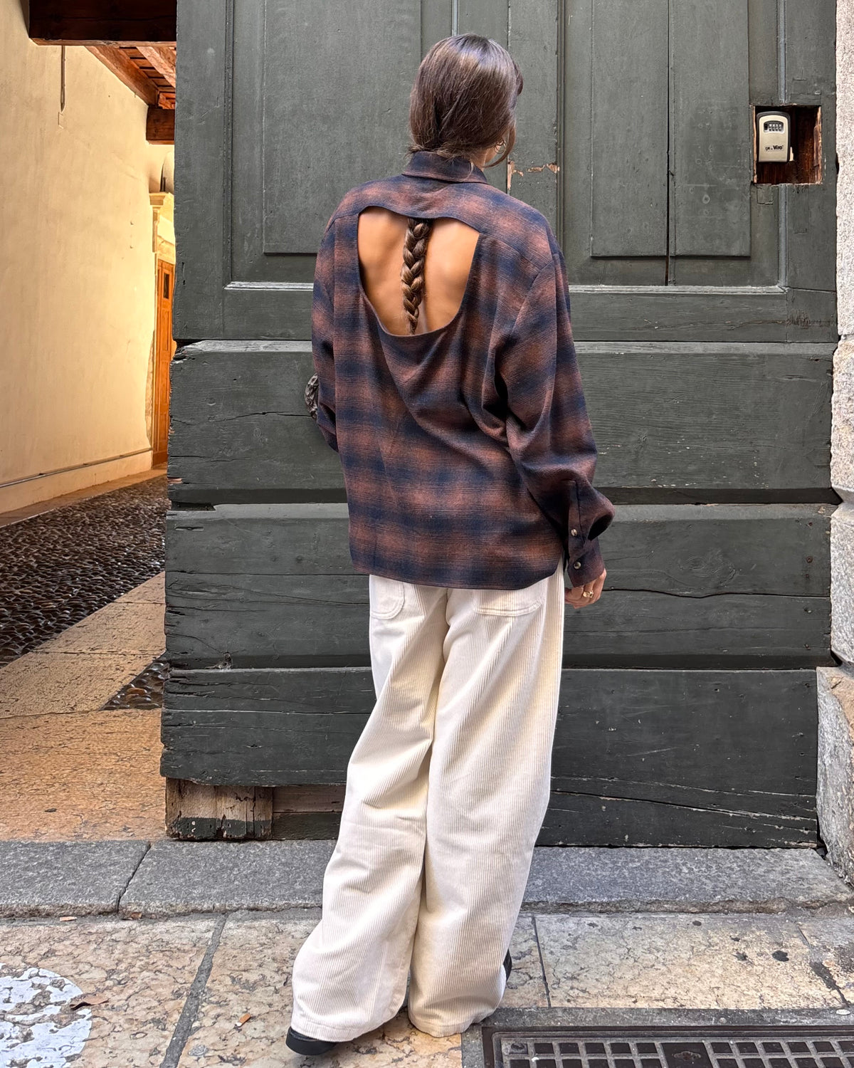 Camicia con apertura sulla schiena a quadri