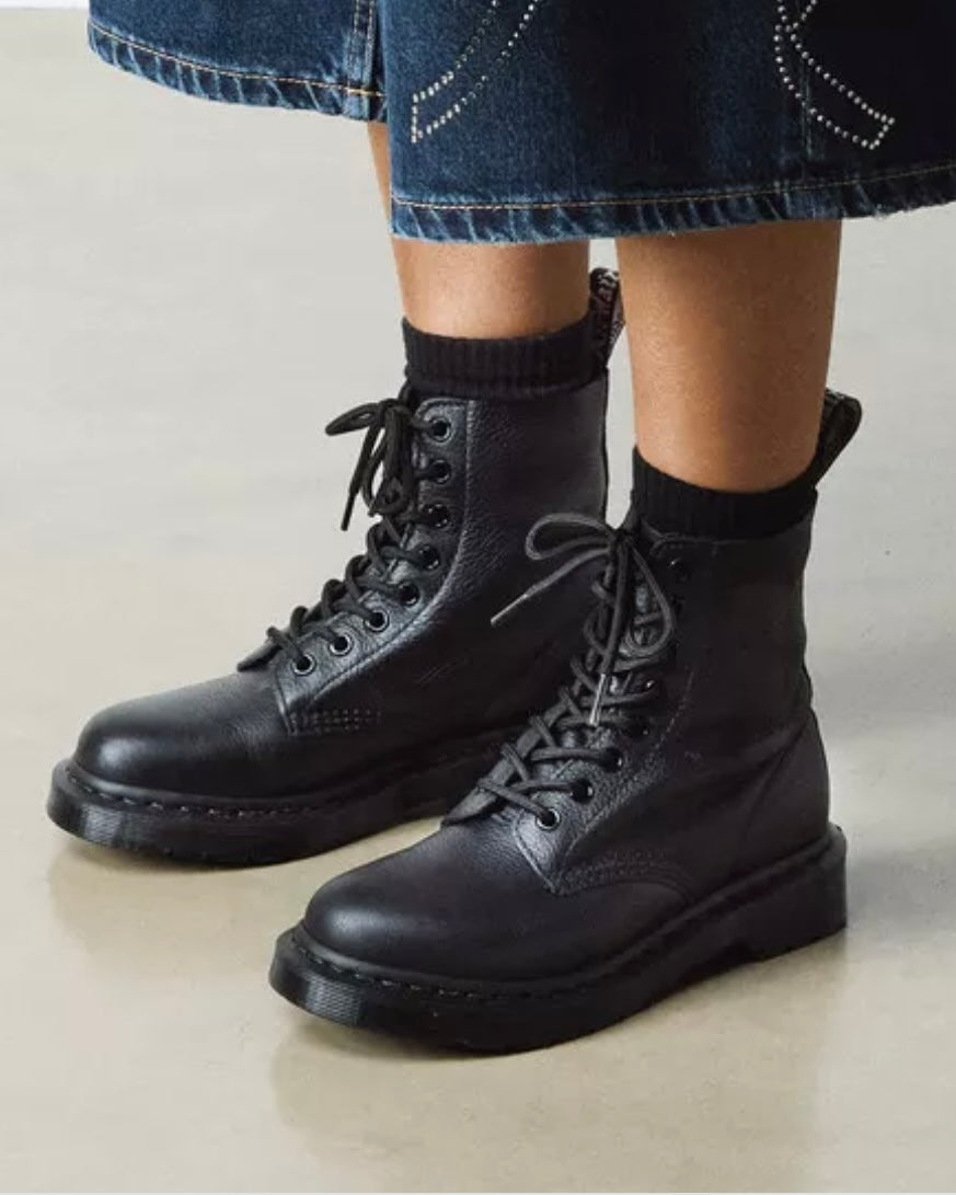 Stivali stringati Dr. martens neri
