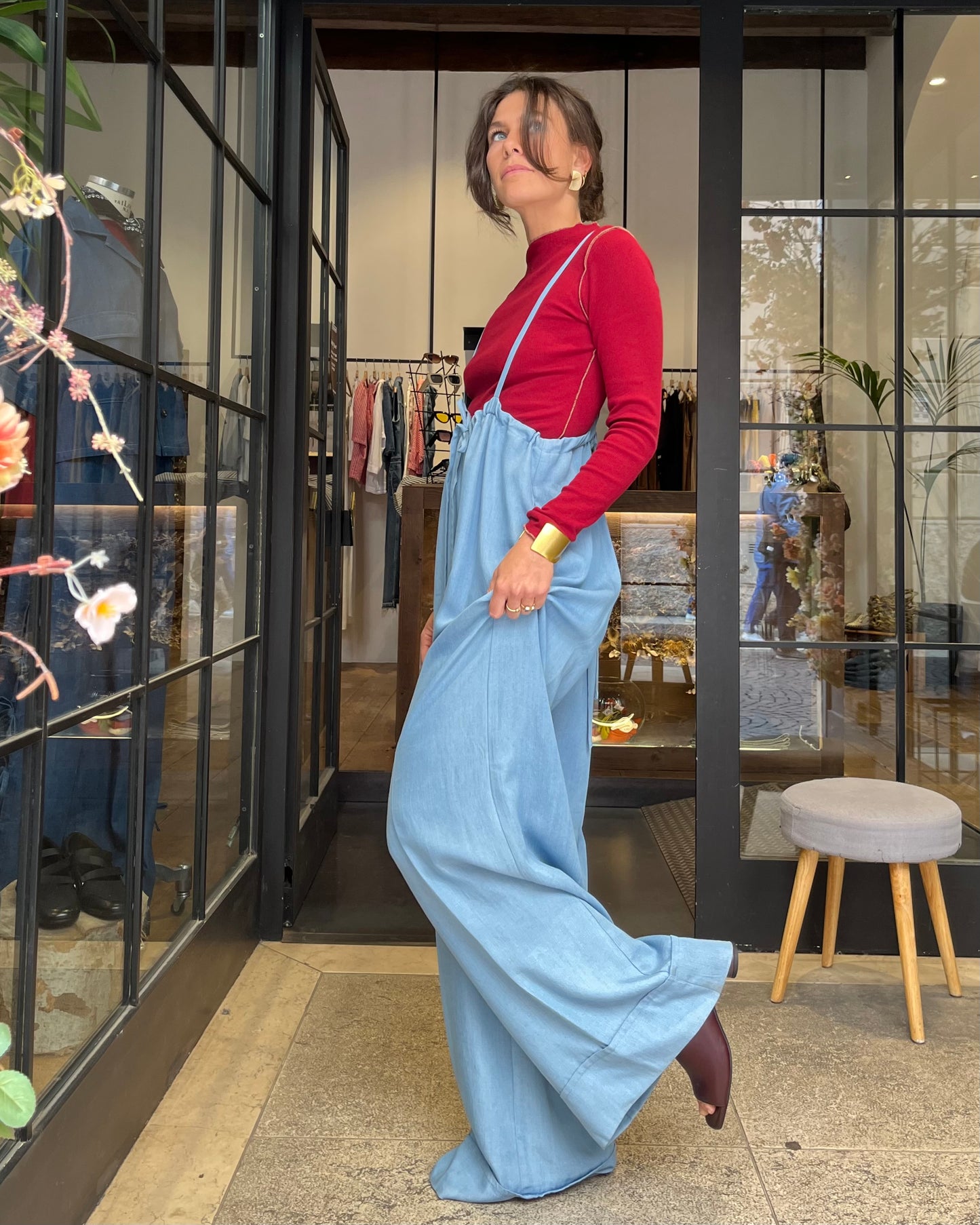 Pantaloni con bretelle sky