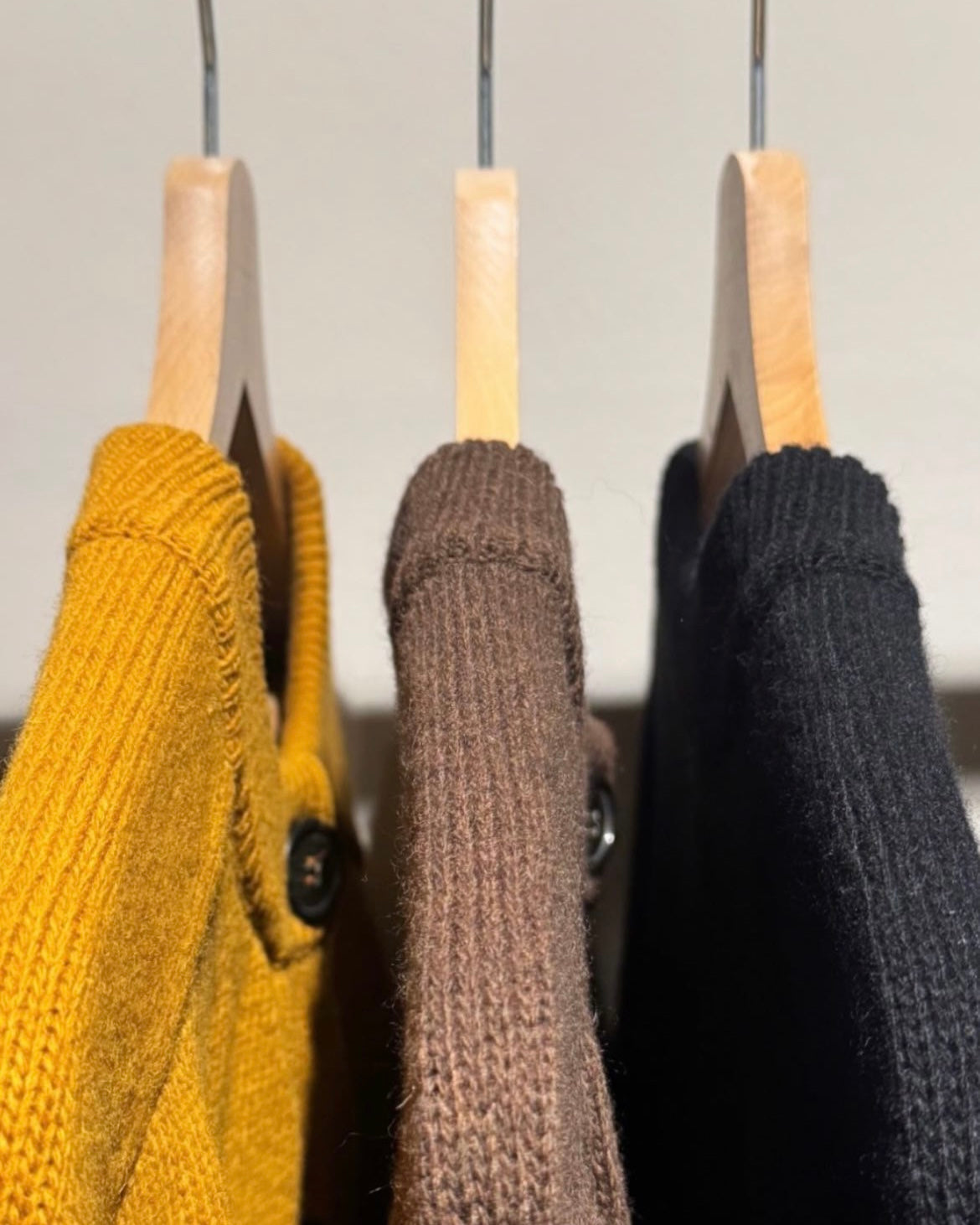 Cardigan in lana marrone