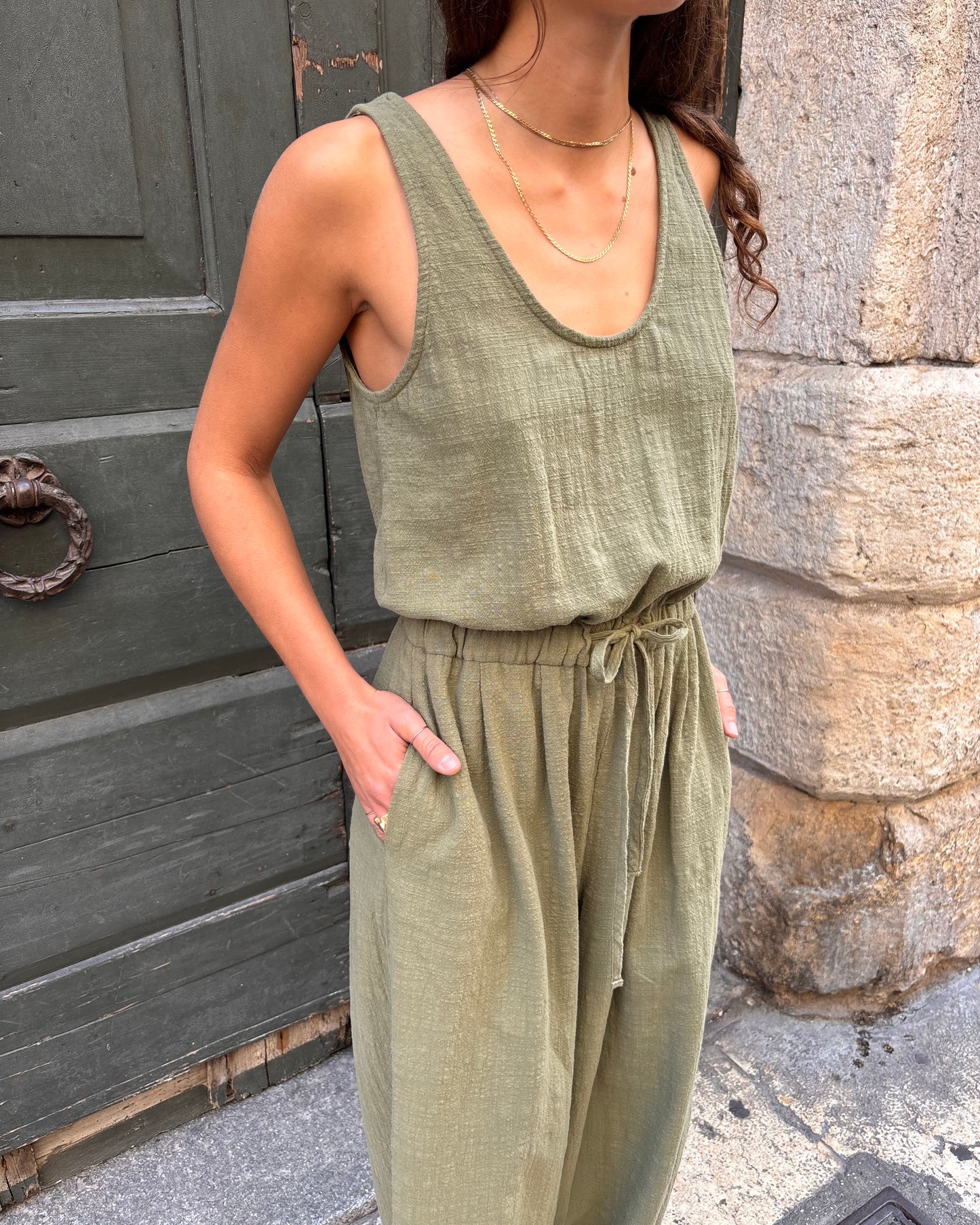 Tuta tank in lino verdone