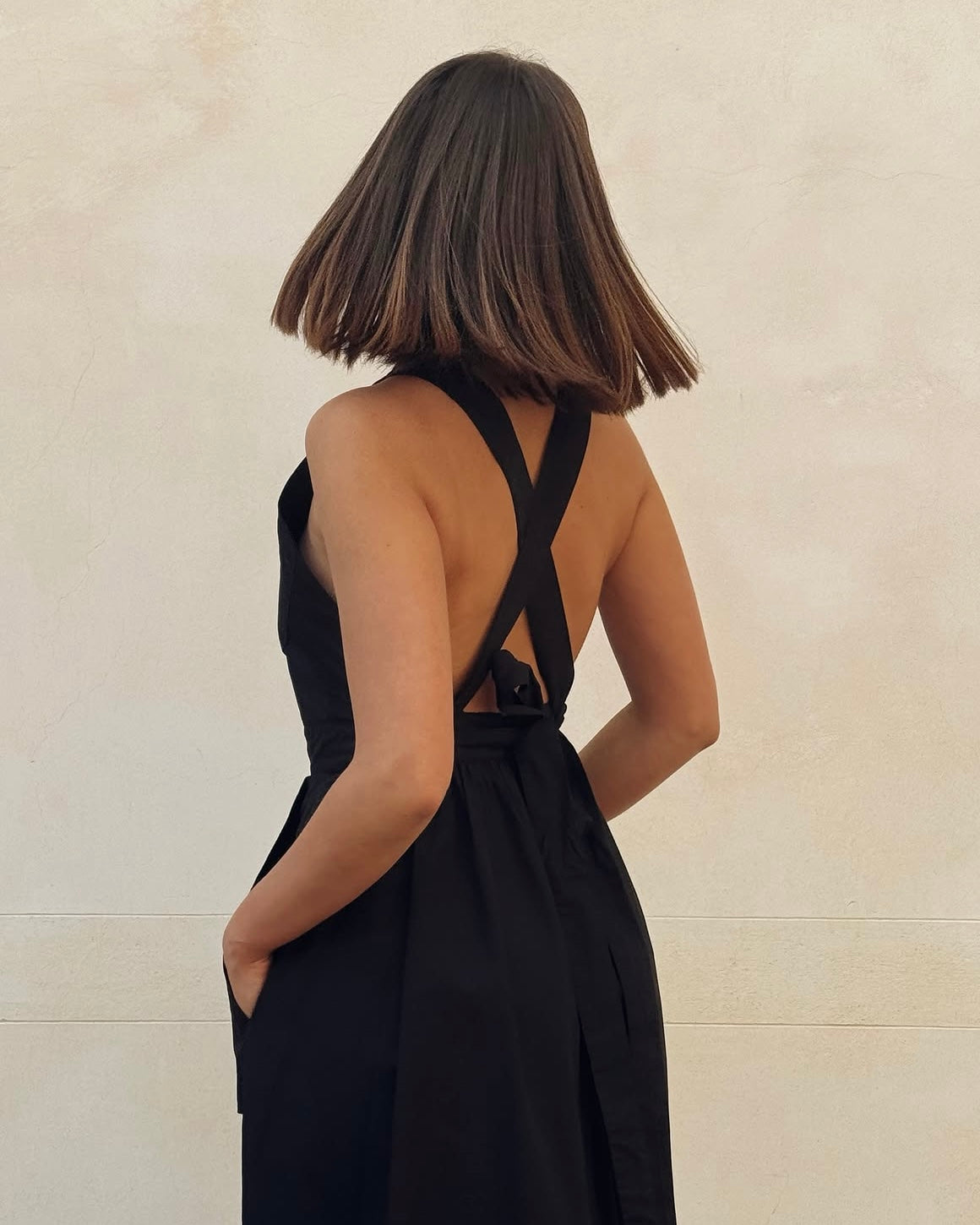 Vestito lacci e tasconi nero