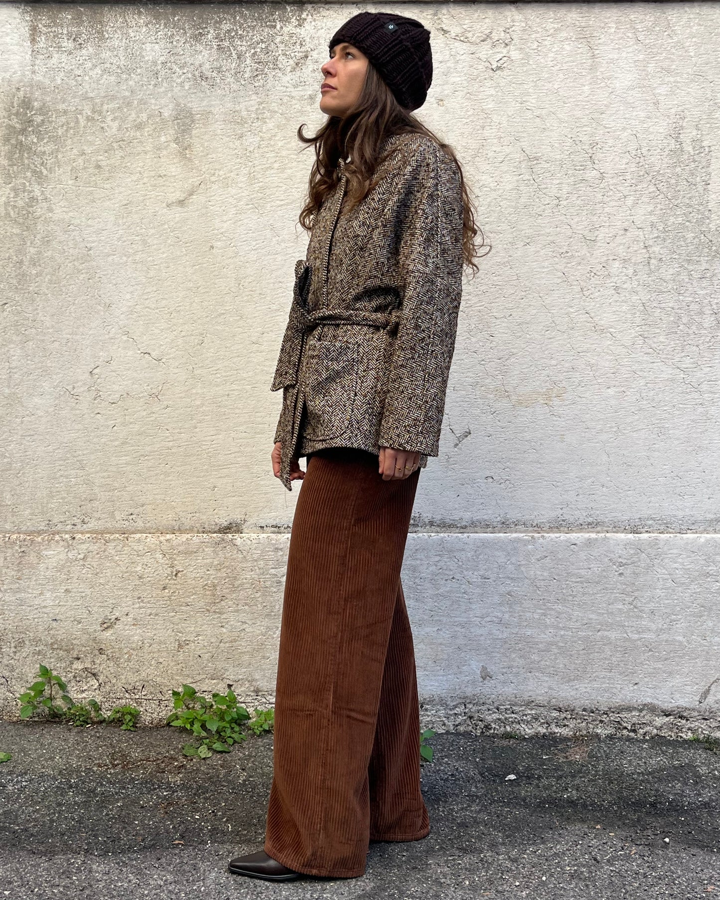 Cappotto corto con cintura resca