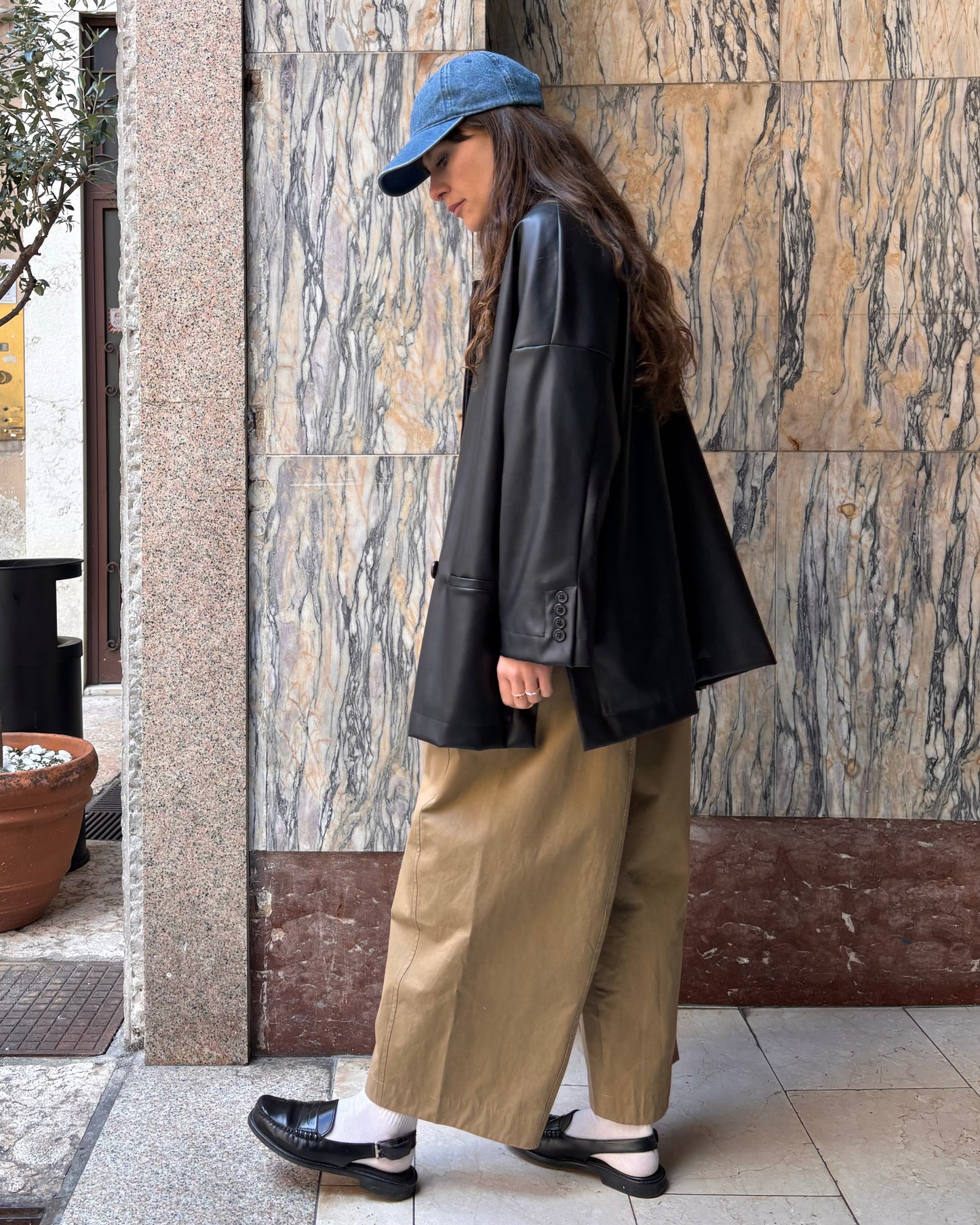 Blazer con spacchi in ecopelle