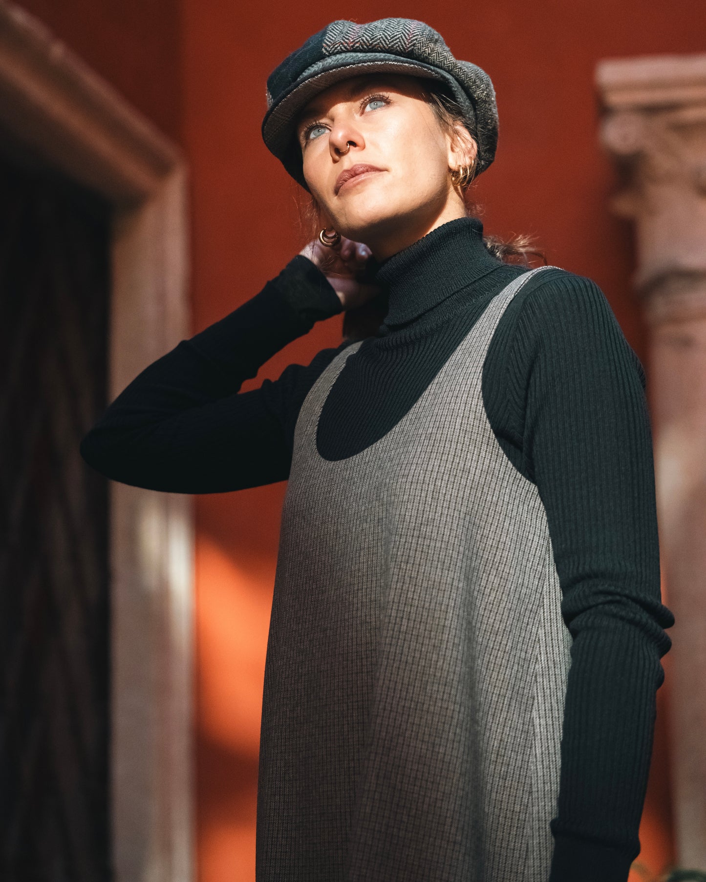 Vestito con bretelle sottili nero