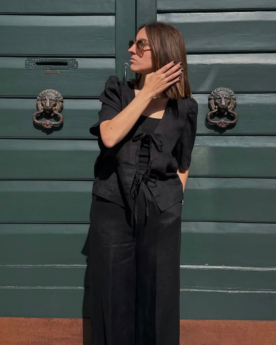 Camicia con fiocchi in lino nero