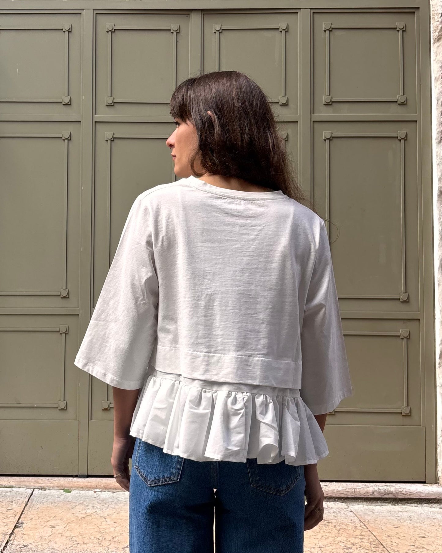 Maglia con balze bianca