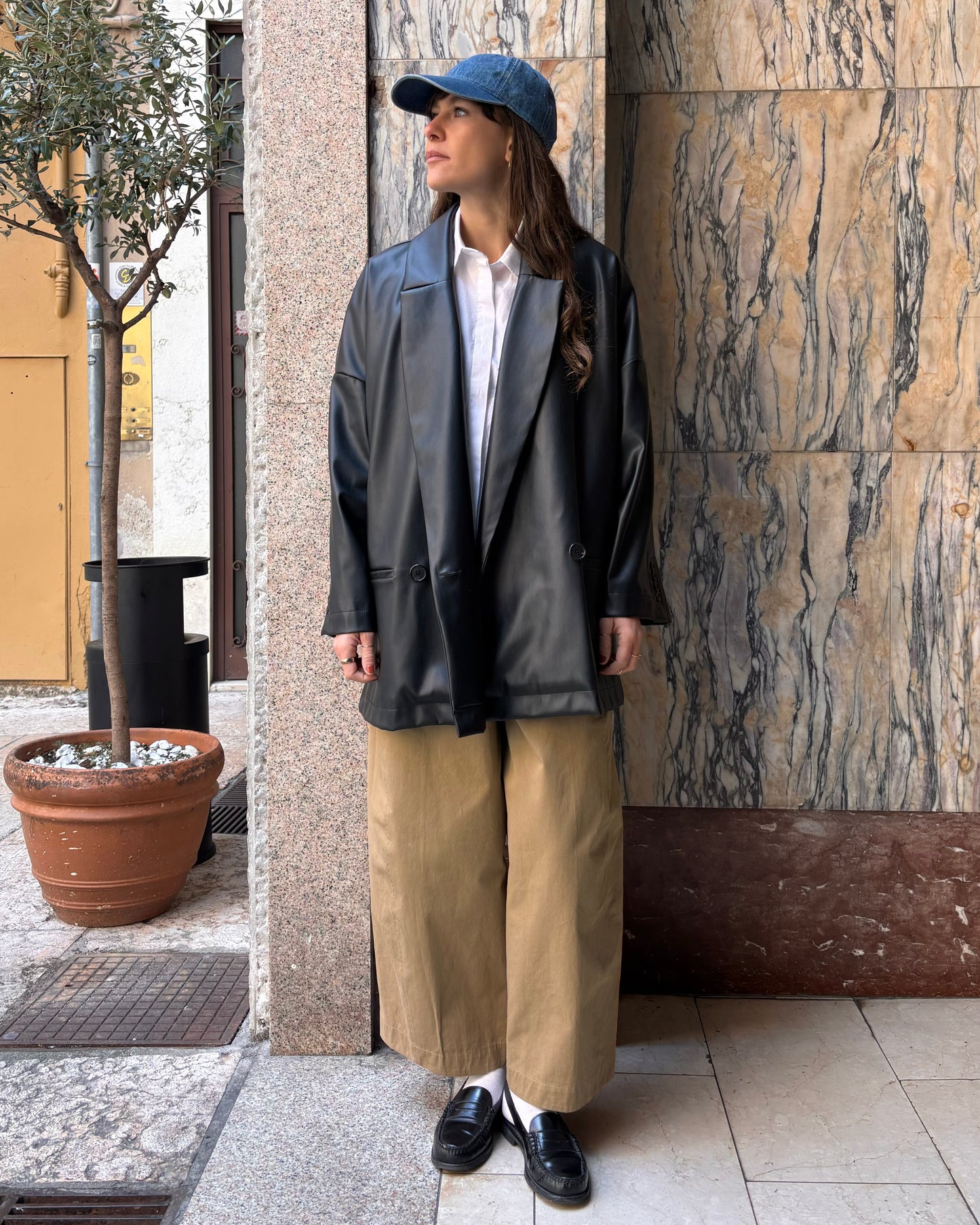 Blazer con spacchi in ecopelle