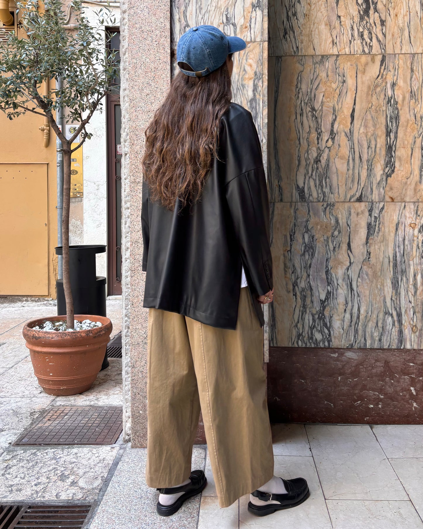 Blazer con spacchi in ecopelle