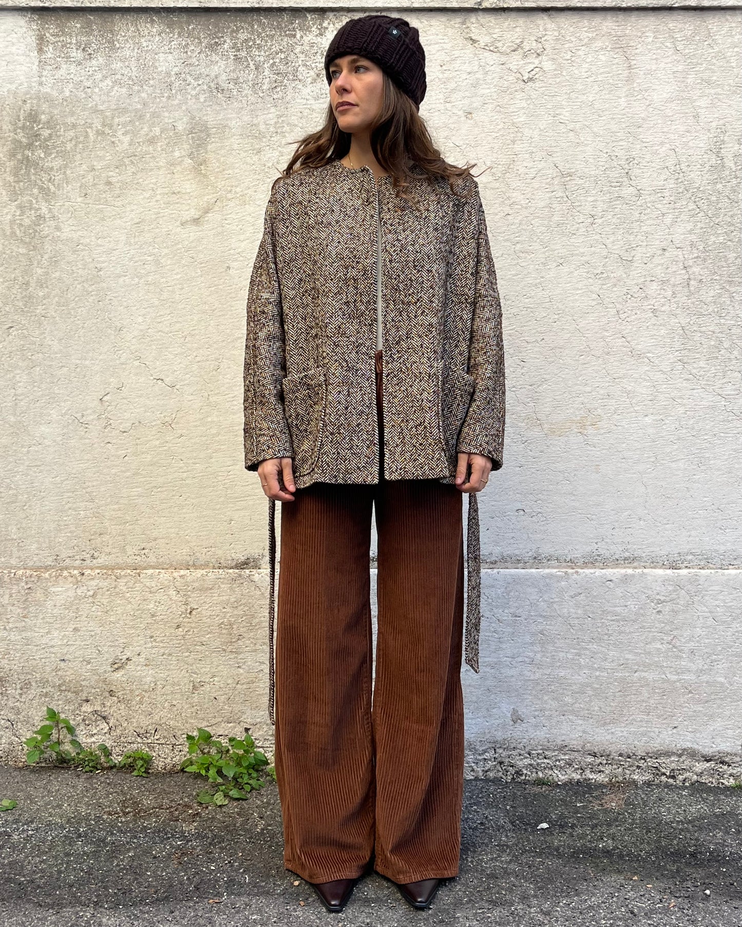 Cappotto corto con cintura resca