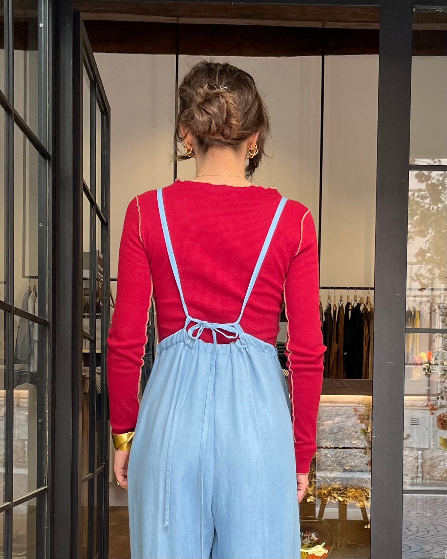 Pantaloni con bretelle sky